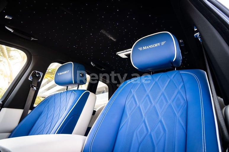 Rolls Royce Cullinan Mansory (Azul Oscuro), 2020 para alquiler en Dub&aacute;i