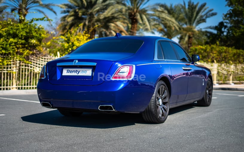 Rolls Royce Ghost (Темно-синий), 2022 для аренды в Абу-Даби