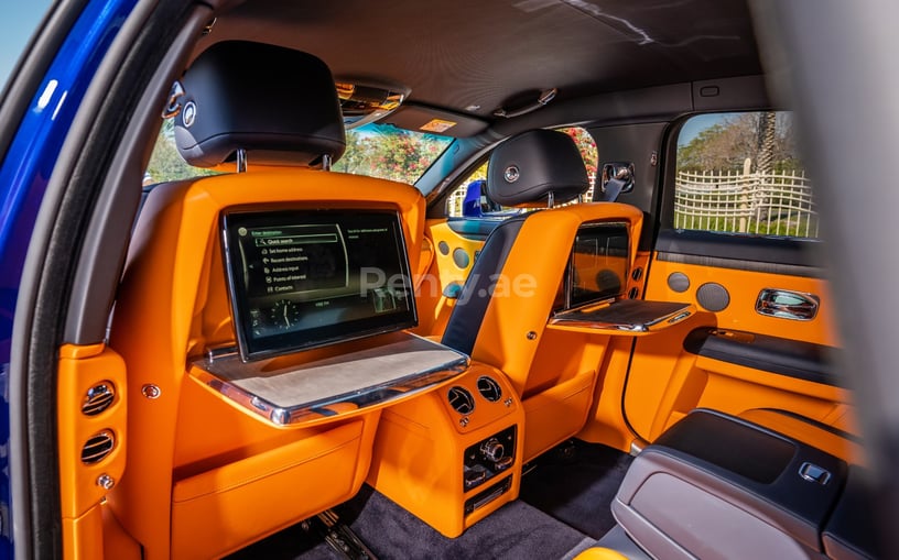 Rolls Royce Ghost (Темно-синий), 2022 для аренды в Абу-Даби