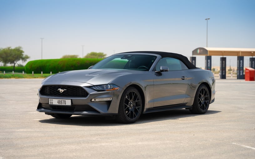 Ford Mustang cabrio (Dunkelgrau), 2023 - Leasingangebote in Ras Al Khaimah
