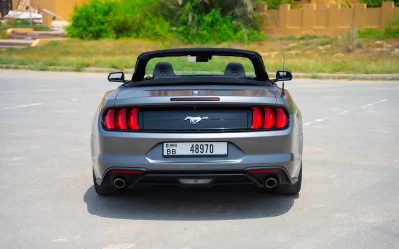 Ford Mustang cabrio (Dunkelgrau), 2023 - Leasingangebote in Ras Al Khaimah