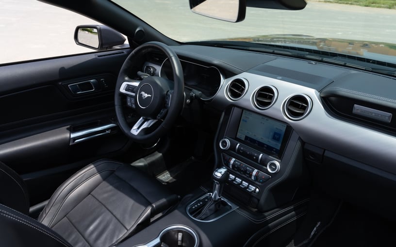 Ford Mustang cabrio (Dunkelgrau), 2023 - Leasingangebote in Ras Al Khaimah