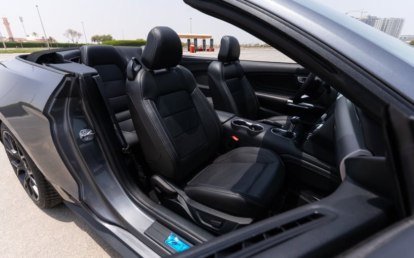 Ford Mustang cabrio (Dunkelgrau), 2023 - Leasingangebote in Ras Al Khaimah