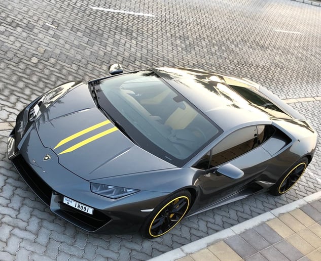 Lamborghini Huracan (Gris Fonc&eacute;), 2018 &agrave; louer &agrave; Sharjah