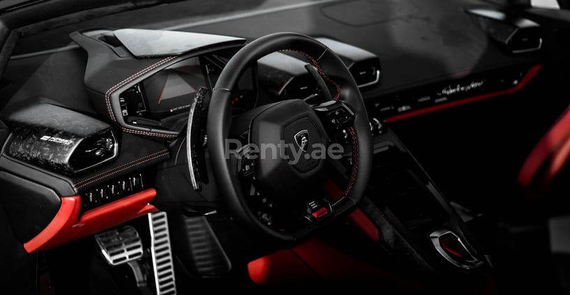 Lamborghini Urus (Dunkelgrau), 2020  zur Miete in Ras Al Khaimah