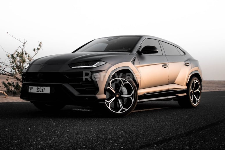 Lamborghini Urus (Dunkelgrau), 2020  zur Miete in Ras Al Khaimah