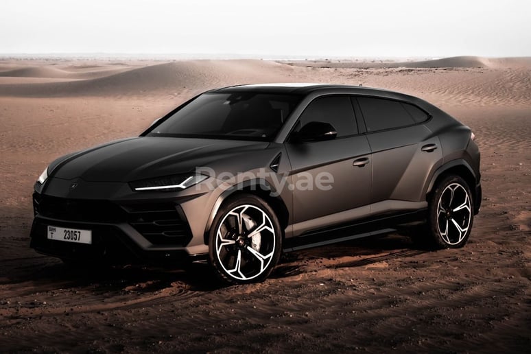 Lamborghini Urus (Dunkelgrau), 2020  zur Miete in Ras Al Khaimah
