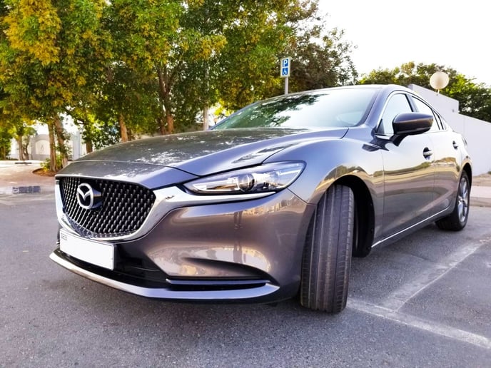 Dubai'de kiralık Mazda 6 (Koyu Gri), 2023