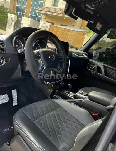 Mercedes G500 4x4 (Gris Oscuro), 2018 para alquiler en Dub&aacute;i