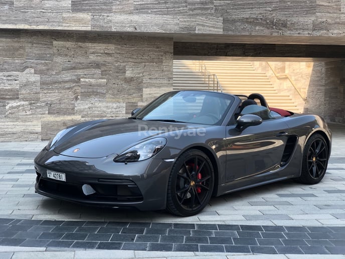 Porsche Boxster GTS (Темно-серый), 2019 для аренды в Дубай