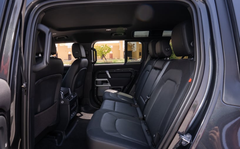 Range Rover Defender (Grigio Scuro), 2022 - offerte di leasing in Sharjah