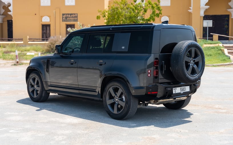 Range Rover Defender (Grigio Scuro), 2022 - offerte di leasing in Sharjah