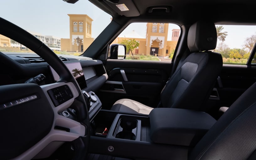 Range Rover Defender (Grigio Scuro), 2022 - offerte di leasing in Sharjah