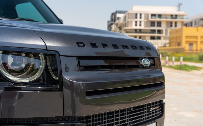 Range Rover Defender (Grigio Scuro), 2022 - offerte di leasing in Sharjah