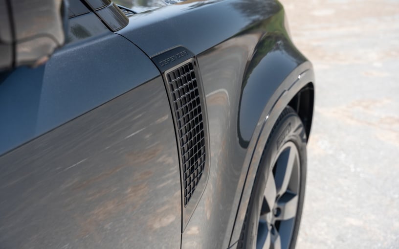 Range Rover Defender (Grigio Scuro), 2022 - offerte di leasing in Sharjah