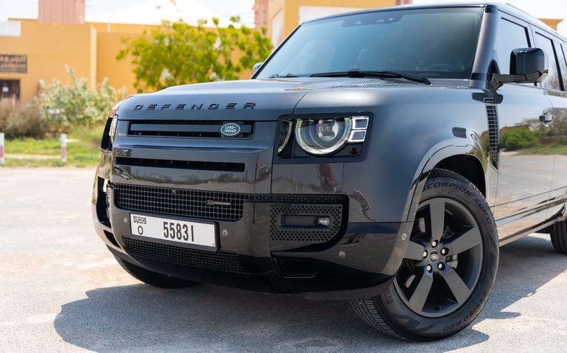 Range Rover Defender (Grigio Scuro), 2022 - offerte di leasing in Sharjah