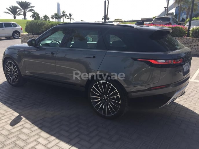 Range Rover Velar R Dynamic 380HP (Gris Fonc&eacute;), 2019 &agrave; louer &agrave; Duba&iuml;