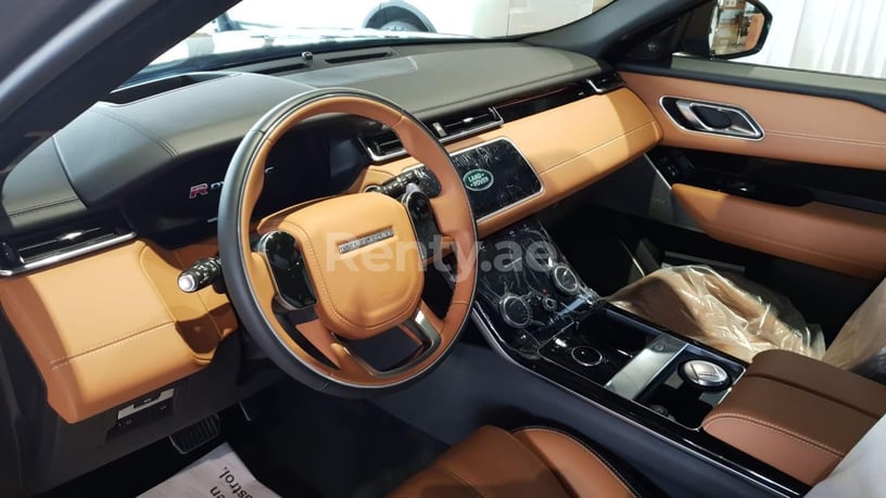 Range Rover Velar R Dynamic 380HP (Gris Fonc&eacute;), 2019 &agrave; louer &agrave; Duba&iuml;