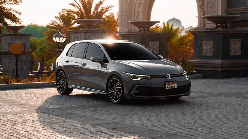 Abu Dabi'de kiralık Volkswagen Golf GTI (Koyu Gri), 2021