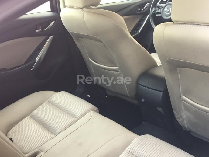 Dubai'de kiralık Mazda 6 (Koyu Kırmızı), 2019