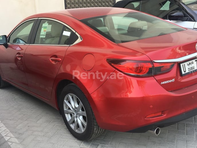Dubai'de kiralık Mazda 6 (Koyu Kırmızı), 2019