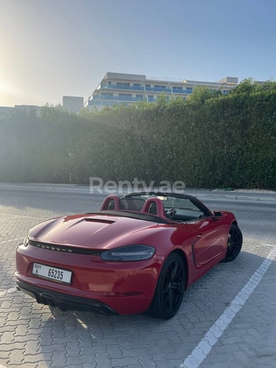 Porsche Boxster GTS (Тёмно-красный), 2019 для аренды в Дубай