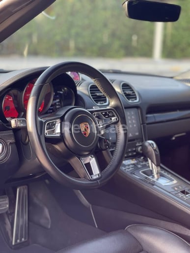 Porsche Boxster GTS (Тёмно-красный), 2019 для аренды в Дубай