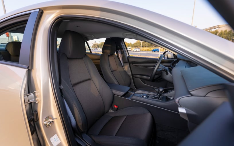 Mazda 3 (Золотой), 2024 - предложения по лизингу в Дубай