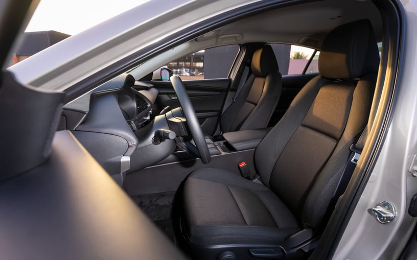 Mazda 3 (Золотой), 2024 - предложения по лизингу в Дубай