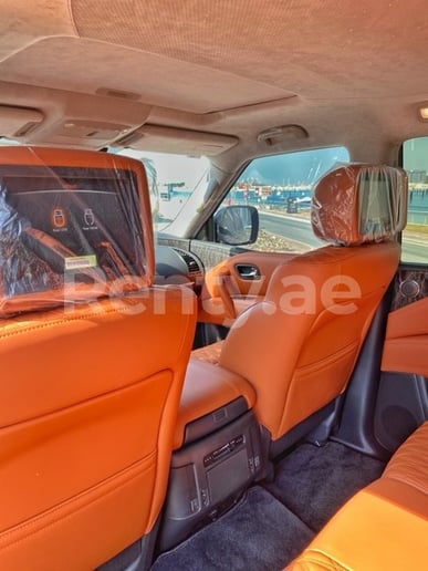 Dubai'de kiralık Nissan Patrol V6 (Altın), 2020
