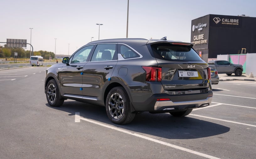 KIA Sorento (Gris Fonc&eacute;), 2024 - offres de bail &agrave; Duba&iuml;