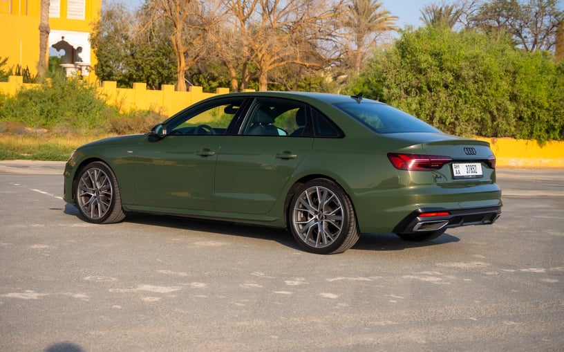إيجار أودي A4 (أخضر), 2024 في أبو ظبي