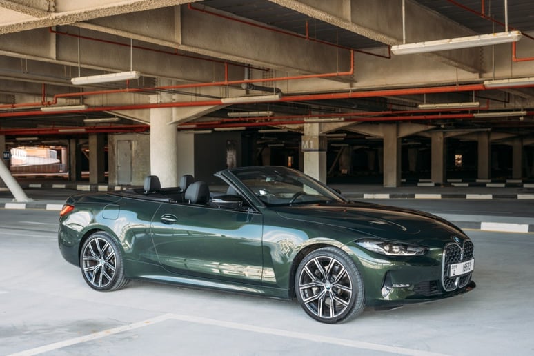 BMW 430i cabrio (verde), 2022 in affitto a Ras Al Khaimah