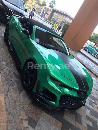Chevrolet Camaro (Groen), 2019 te huur in Dubai