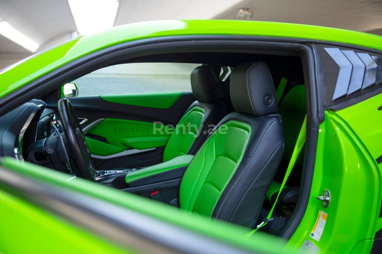 Chevrolet Camaro (Verte), 2020 &agrave; louer &agrave; Duba&iuml;
