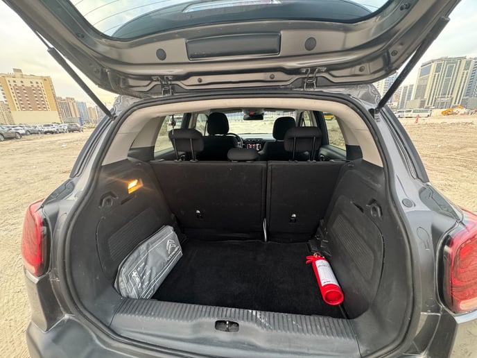 Citroen C3 (Verte), 2024 &agrave; louer &agrave; Ras Al Khaimah