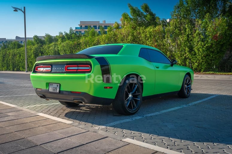 Dodge Challenger (Verte), 2018 &agrave; louer &agrave; Duba&iuml;