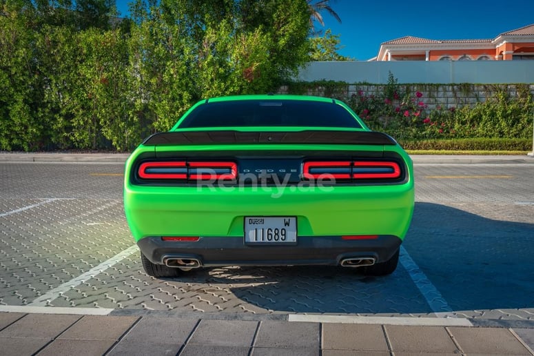 Dodge Challenger (Verte), 2018 &agrave; louer &agrave; Duba&iuml;