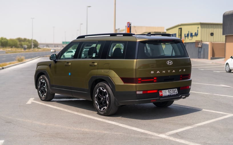 Hyundai Santa Fe (Verte), 2024 &agrave; louer &agrave; Sharjah