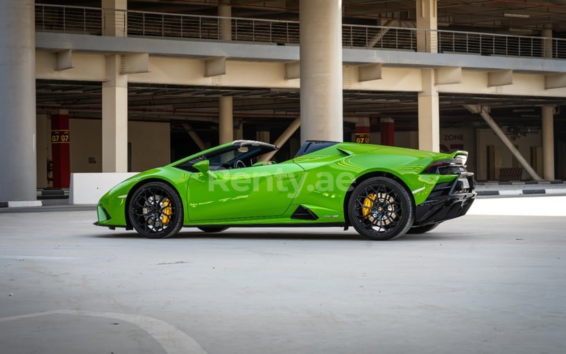 Lamborghini Evo Spyder (Groen), 2021 te huur in Abu Dhabi