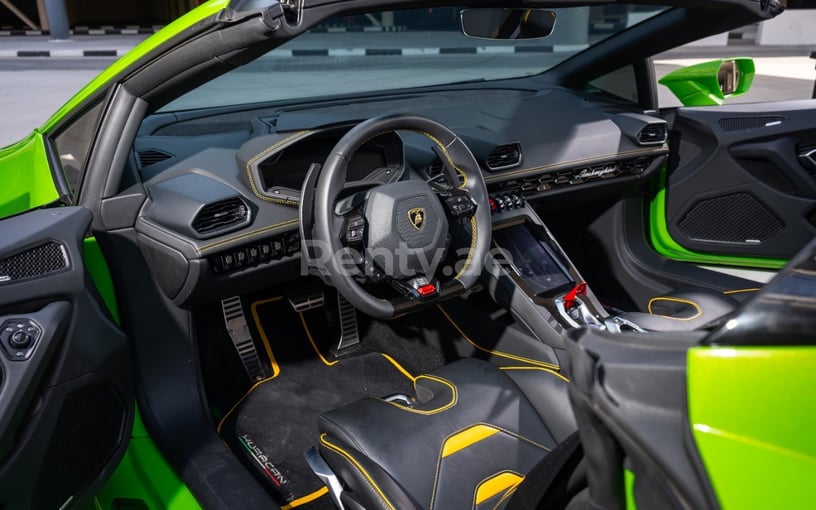 Lamborghini Evo Spyder (Groen), 2021 te huur in Abu Dhabi