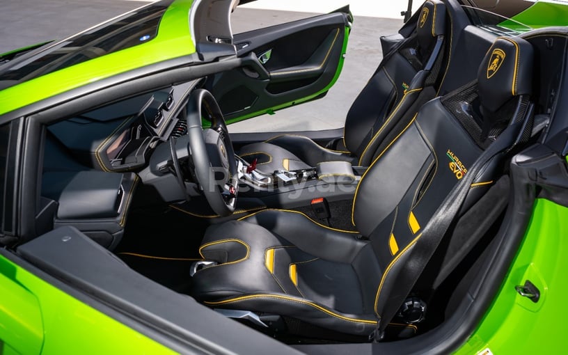 Lamborghini Evo Spyder (Groen), 2021 te huur in Abu Dhabi