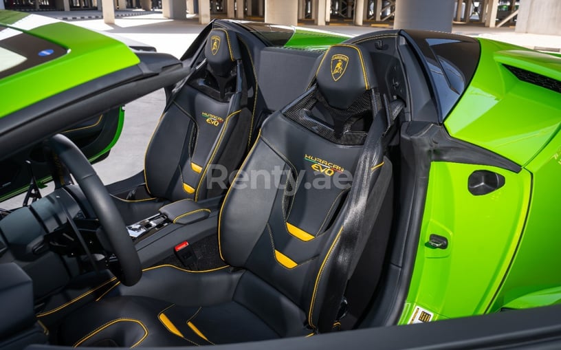 Lamborghini Evo Spyder (Groen), 2021 te huur in Abu Dhabi