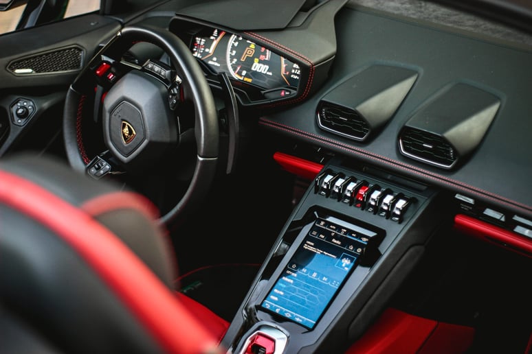 在沙迦 租 兰博基尼 EVO Spyder (绿色), 2021