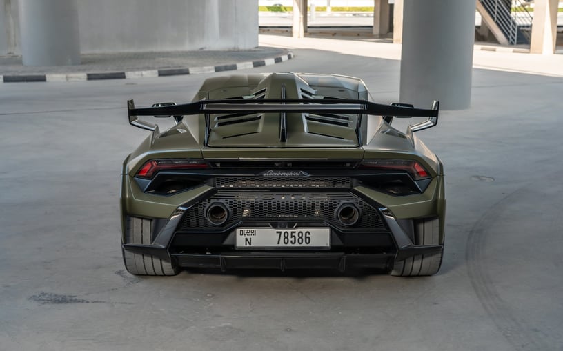 在迪拜 租 Lamborghini Huracan STO (绿色), 2023 3