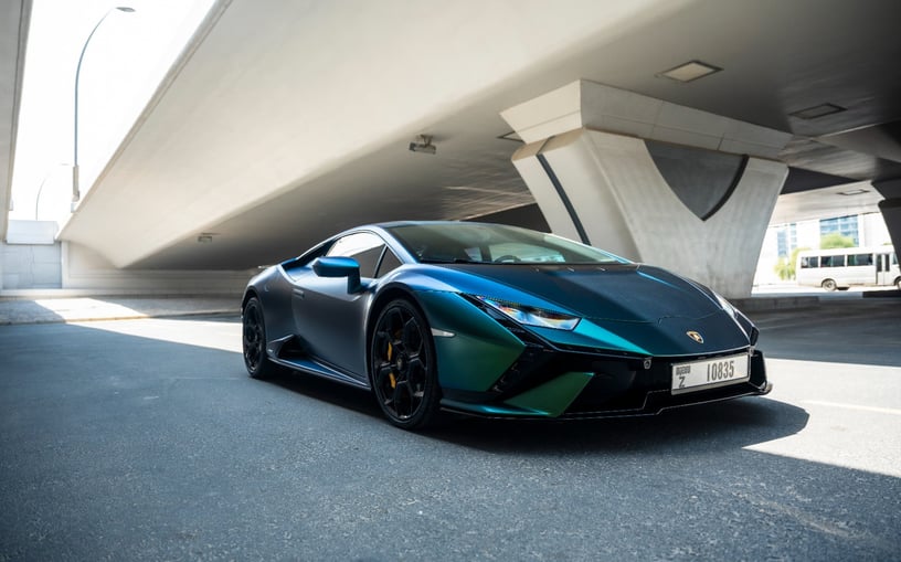 Lamborghini Huracan Tecnica (Зеленый), 2024 для аренды в Абу-Даби