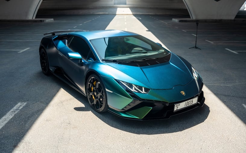 Lamborghini Huracan Tecnica (Зеленый), 2024 для аренды в Абу-Даби