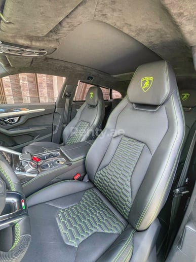 Lamborghini Urus (Verte), 2021 &agrave; louer &agrave; Duba&iuml;