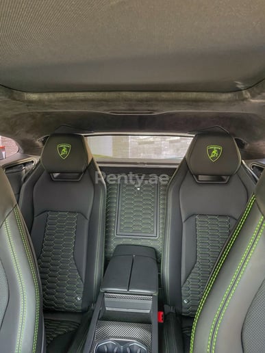 Lamborghini Urus (Verte), 2021 &agrave; louer &agrave; Duba&iuml;