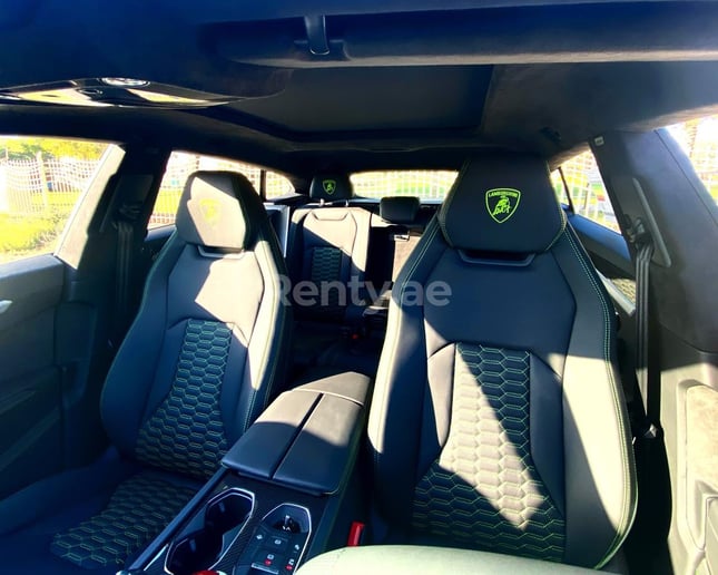 Lamborghini Urus (Green), 2021 for rent in Dubai